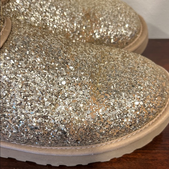 UGG Sparkly Tan Bow Boots - Picture 8 of 13